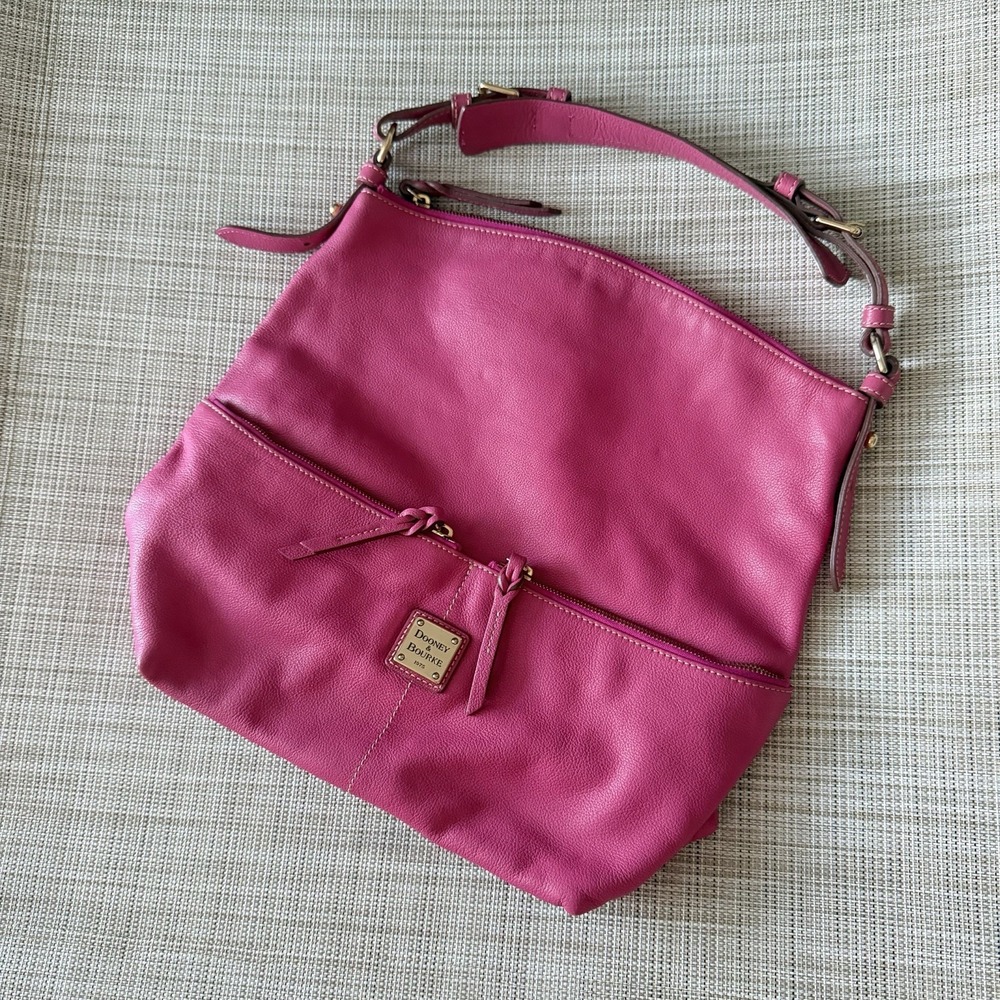 Dooney & Bourke Dillen Pink Pebbled Leather Shoulder Sac Hobo Bag Gold Hardware